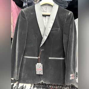 Men’s black velvet blazer 
Fashionable